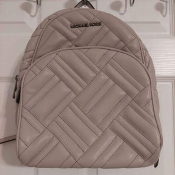 Michael Kors backpack - Picture 4 of 4